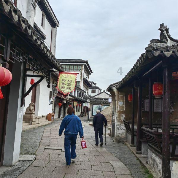 探索求大神回答 这是哪部动漫,哪个角色热门话题的红迪网平台
